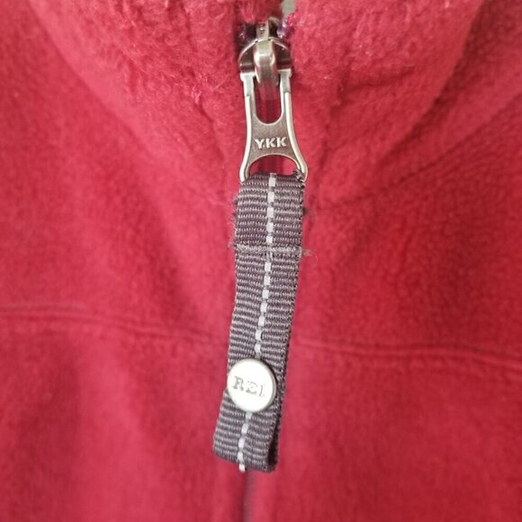 Boy's REI Outdoor Vest Large 14/16 Dark Red Crimson Zip Up Fleece - Picture 3 of 7